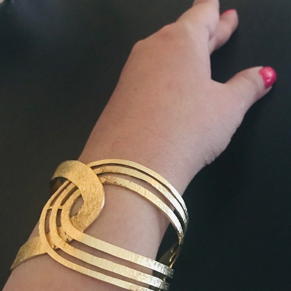 Cuff - Picture 5 of 9